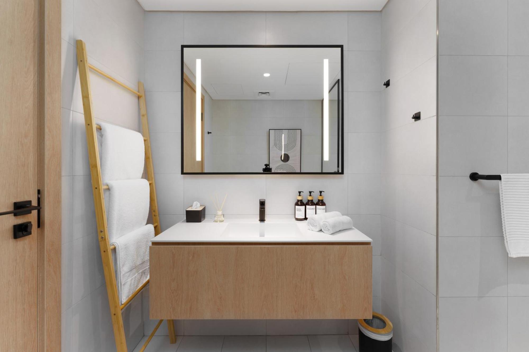 Charming In Burj Khalifa District - Marquise Square Apartment *